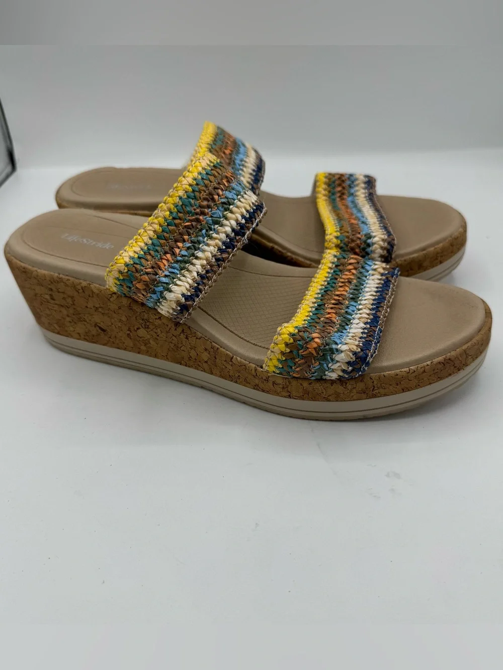 BZEES Life stride Resort Natural multicolor Wedge Sandals Size 9 coastal summer